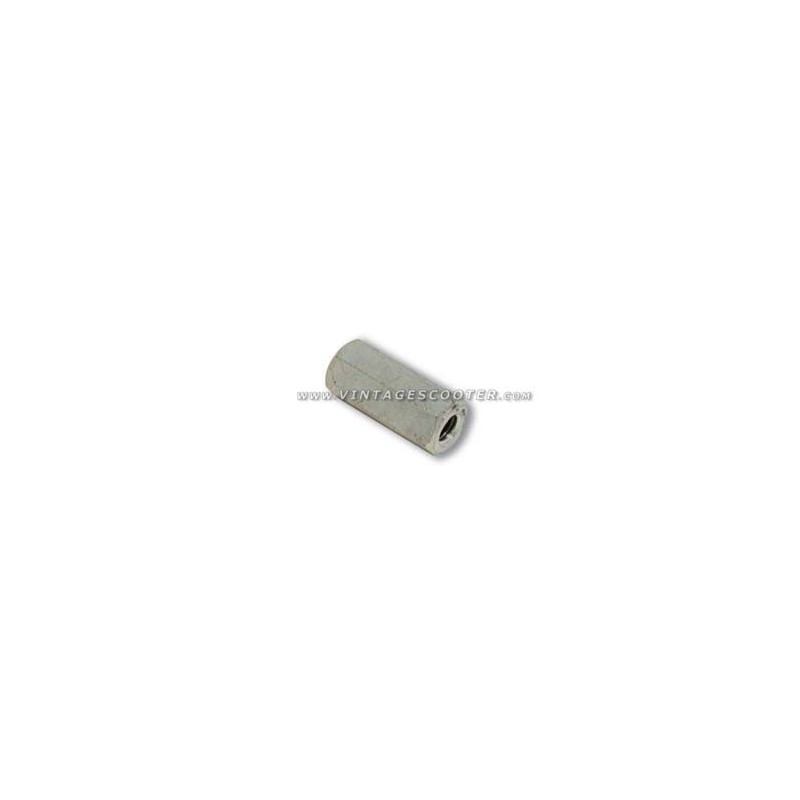 Ecrou entretoise pour coiffe cylindre Vespa 150 GS Ecrou entretoise pour coiffe cylindre Vespa 150 GS